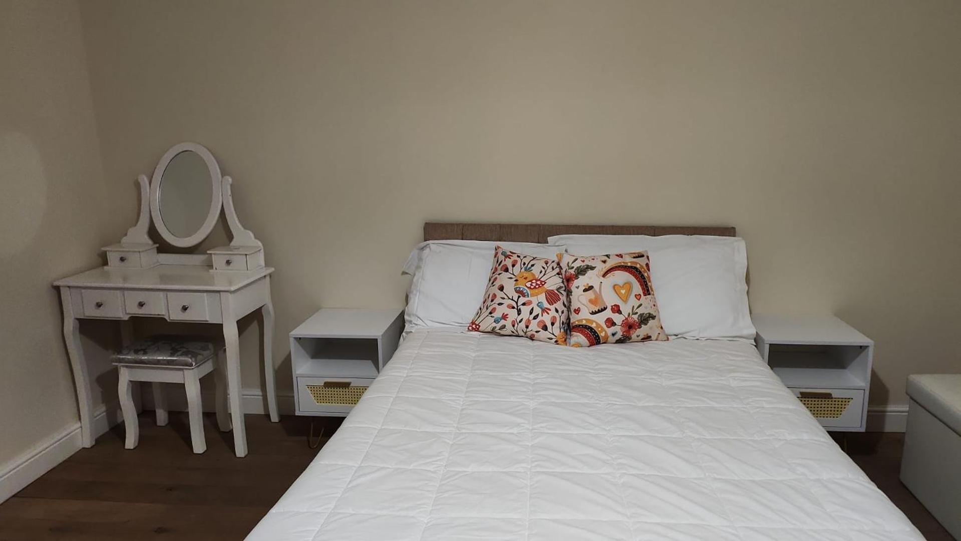 Large 2 Bed Holiday Let In Central Ystradgynlais Zewnętrze zdjęcie