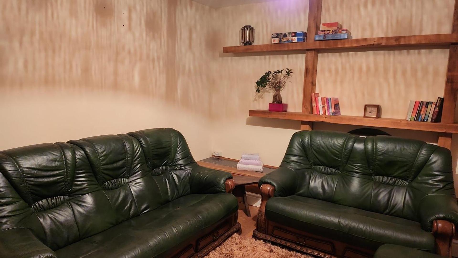 Large 2 Bed Holiday Let In Central Ystradgynlais Zewnętrze zdjęcie