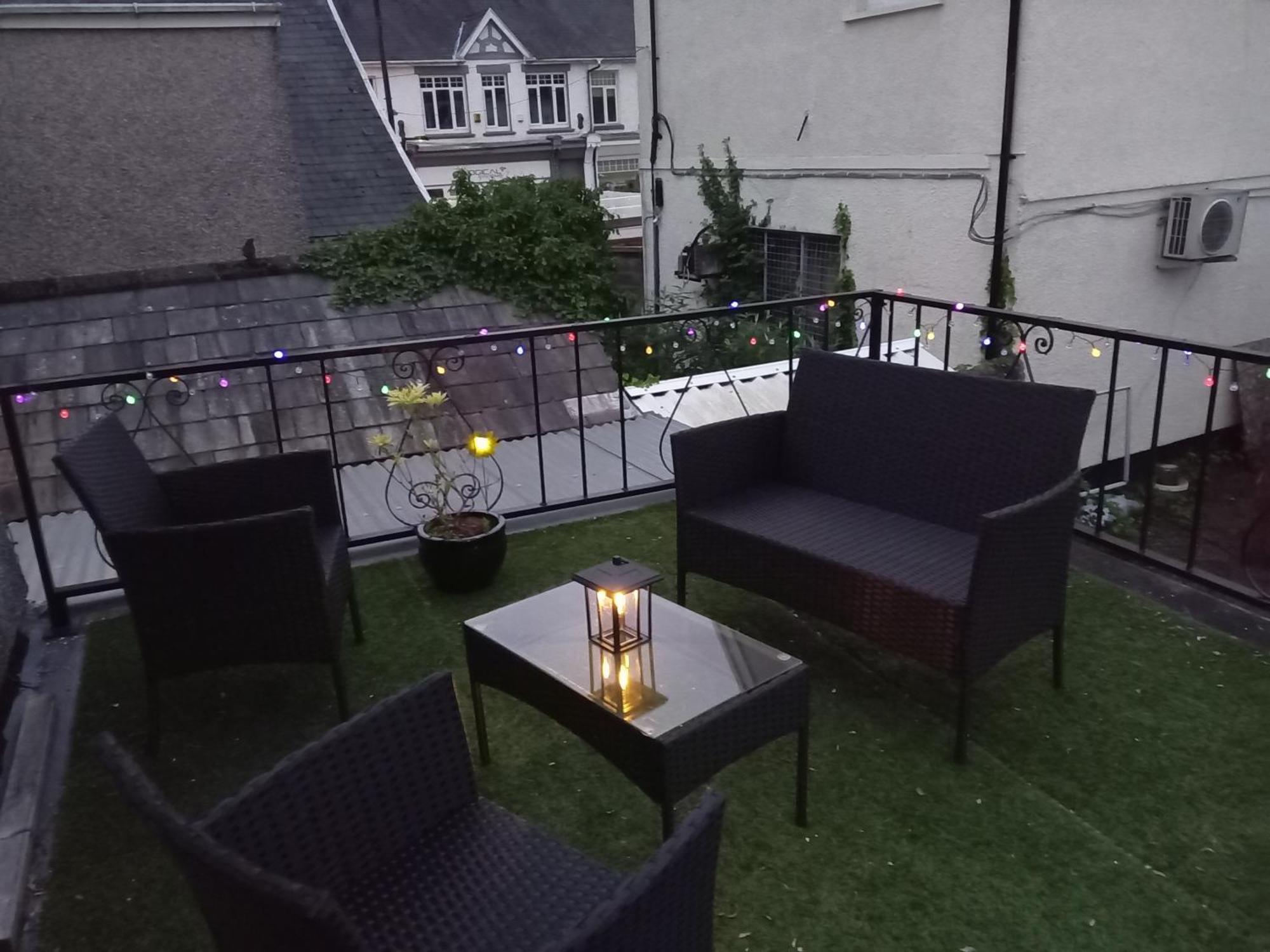 Large 2 Bed Holiday Let In Central Ystradgynlais Zewnętrze zdjęcie